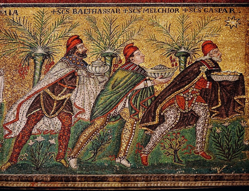 Rois mages bonnets phrygiens Ravenne