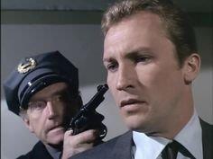 Les Envahisseurs policier menace David Vincent