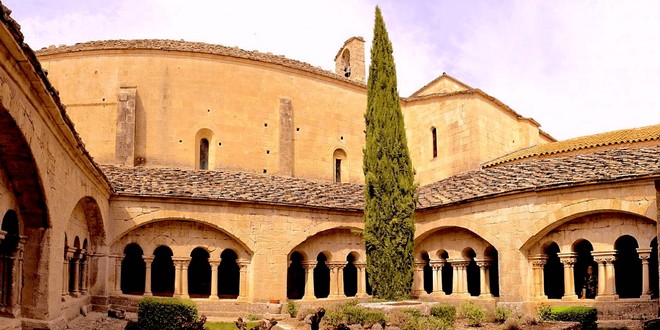 L’abbaye de Ganagobie nous en fait voir de toutes les couleurs…