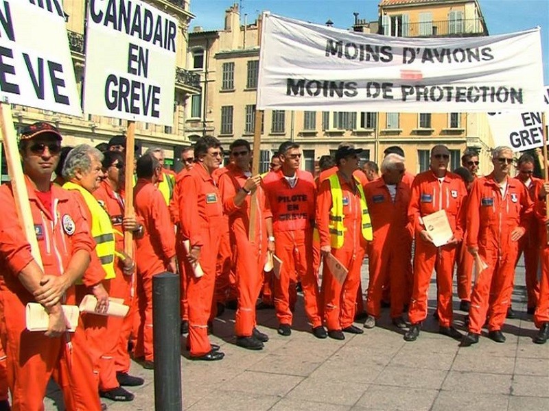 Pilotes Canadairs grève Marseille 2012