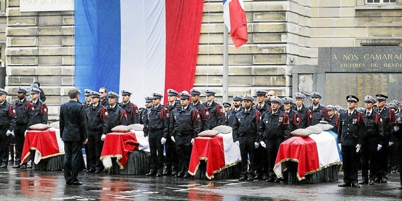 Macron - maître cérémonie funéraire Préfecture police
