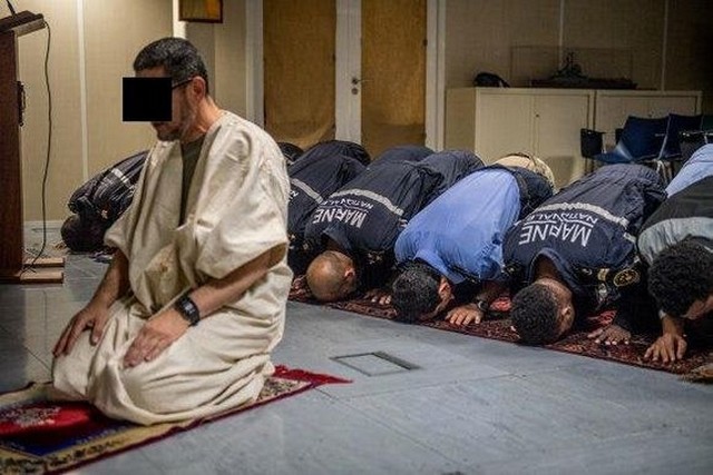 Marins musulmans prière