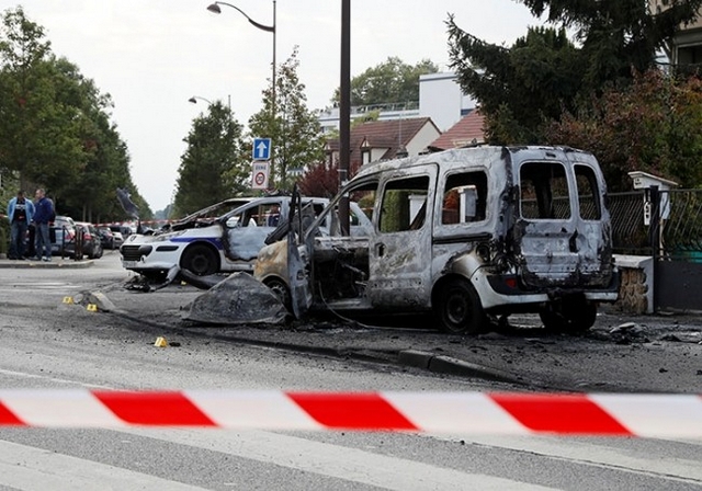 Viry-Châtillon - 8 octobre 2016 - véhicules police incendiés