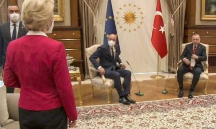 Le sultan, les poltrons et le sofa