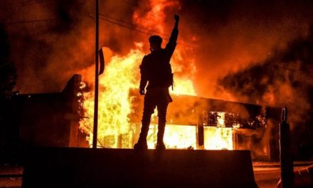 Une révolution violente peut-elle être évitée ?